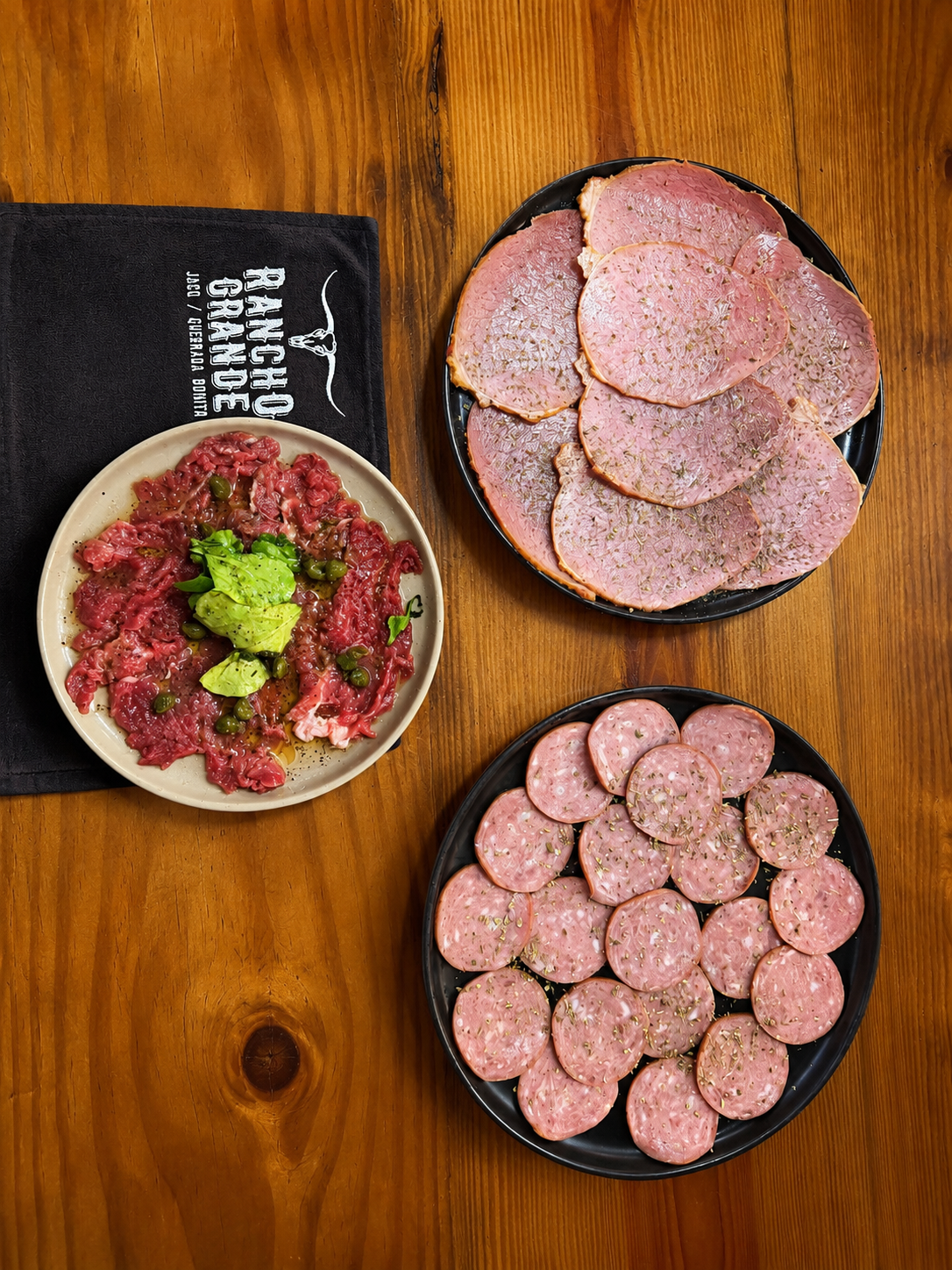 Fiambres y Carpaccio de Res